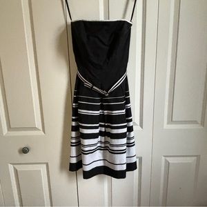 NWT strapless cotton black and white a-line pleated dress with belt